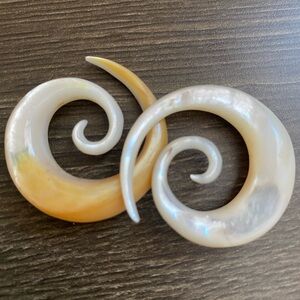 Handcrafted Shell Spiral Earrings in Cream and Light Tan